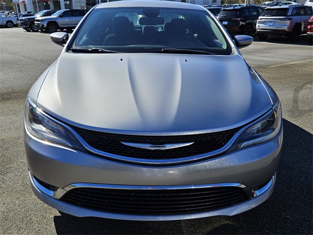2016 Chrysler 200 Limited photo 2
