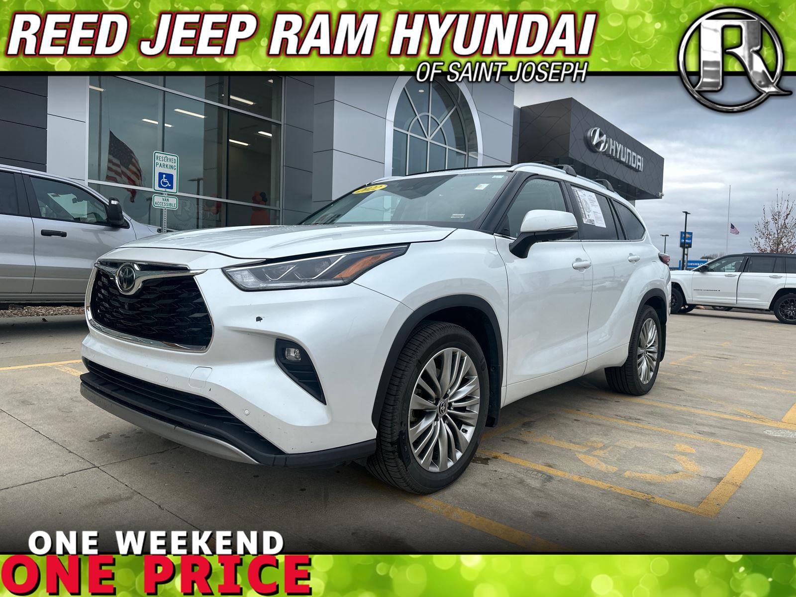 2022 Toyota Highlander Platinum's photo