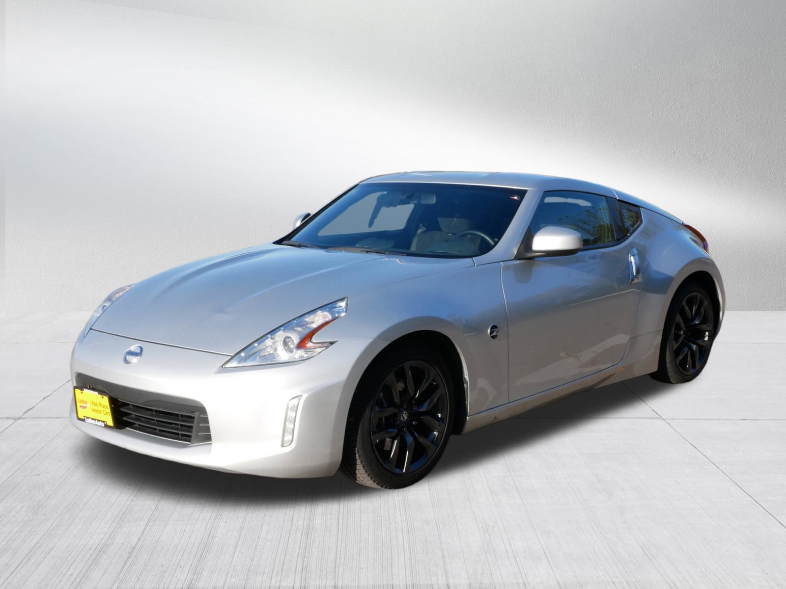 2017 Nissan 370Z photo 3