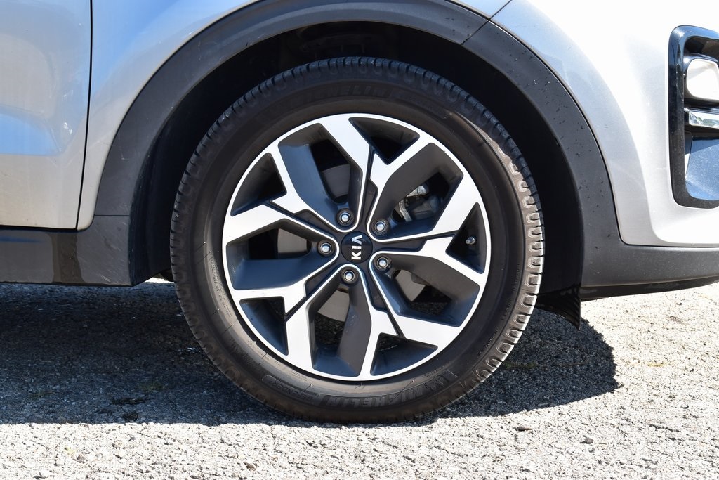 2021 Kia Sportage EX photo 2