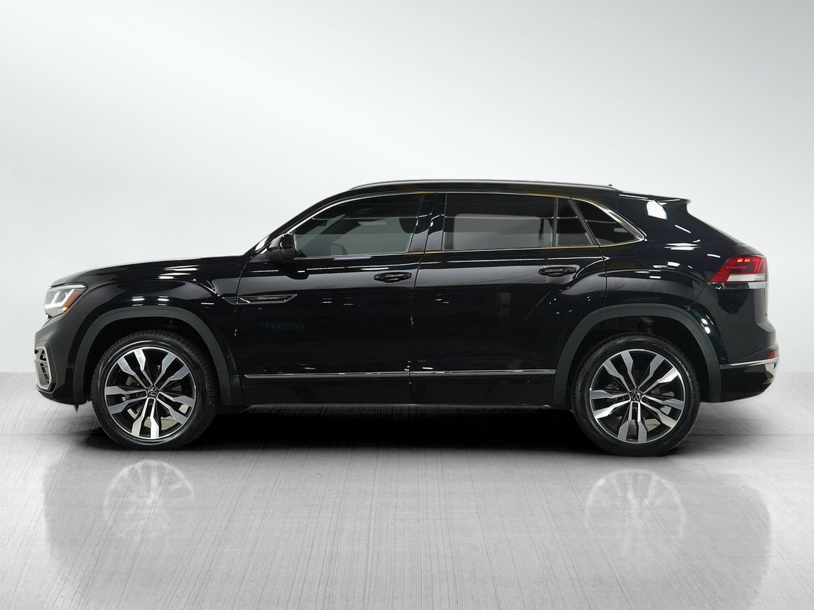 Used 2022 Volkswagen Atlas Cross Sport SEL Premium R-Line with VIN 1V2FE2CA6NC209503 for sale in Burnsville, Minnesota