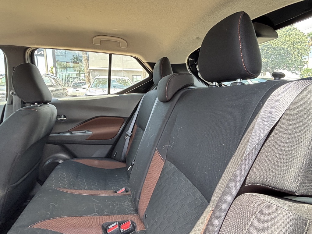2024 Nissan Kicks SR photo 12
