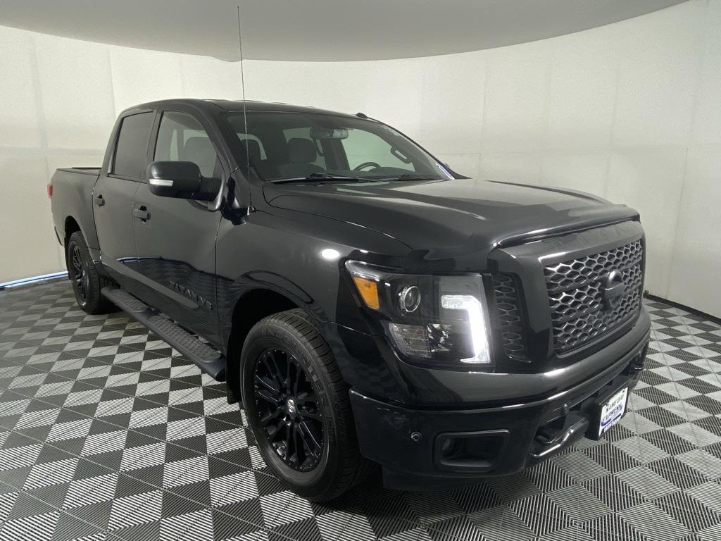 2019 Nissan Titan SV photo 17