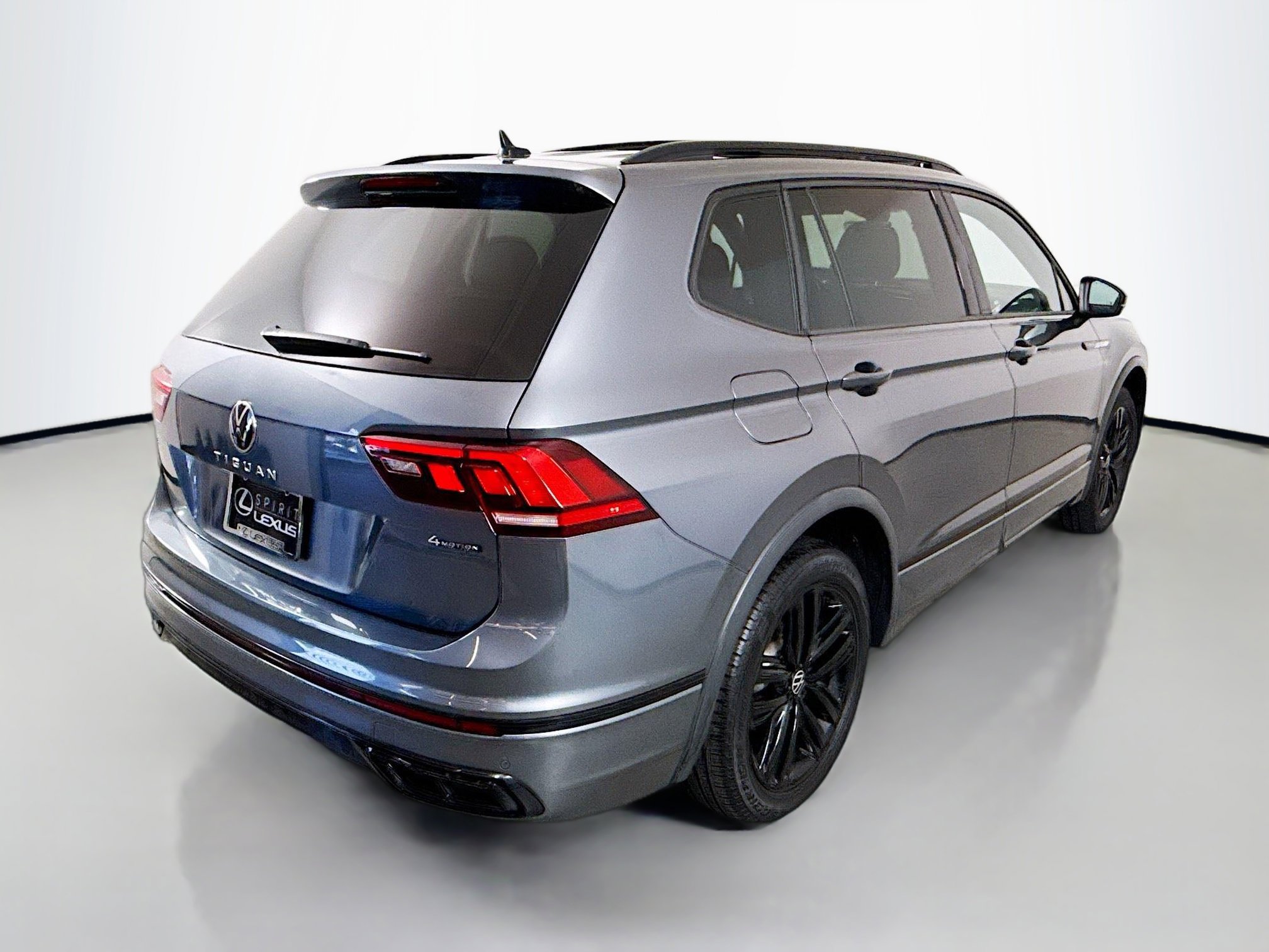 2022 Volkswagen Tiguan SE R-Line Black photo 6