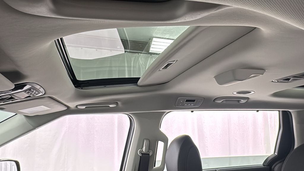 2026 Kia Carnival SX photo 36