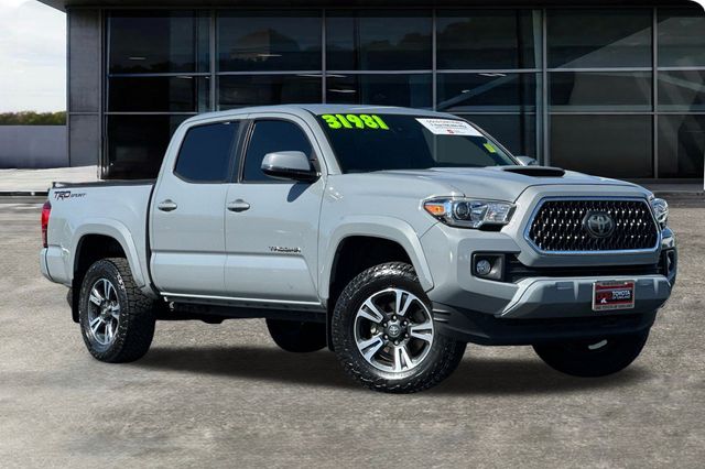 2019 Toyota Tacoma V6 photo 2
