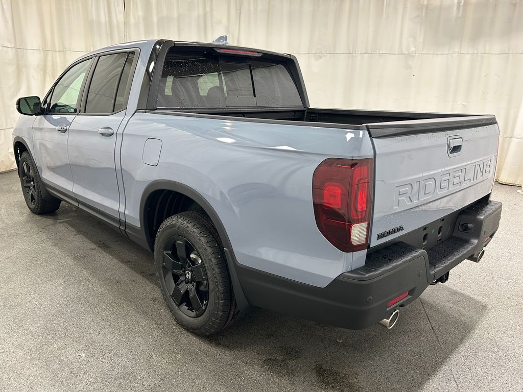 2026 Honda Ridgeline Black Edition photo 3