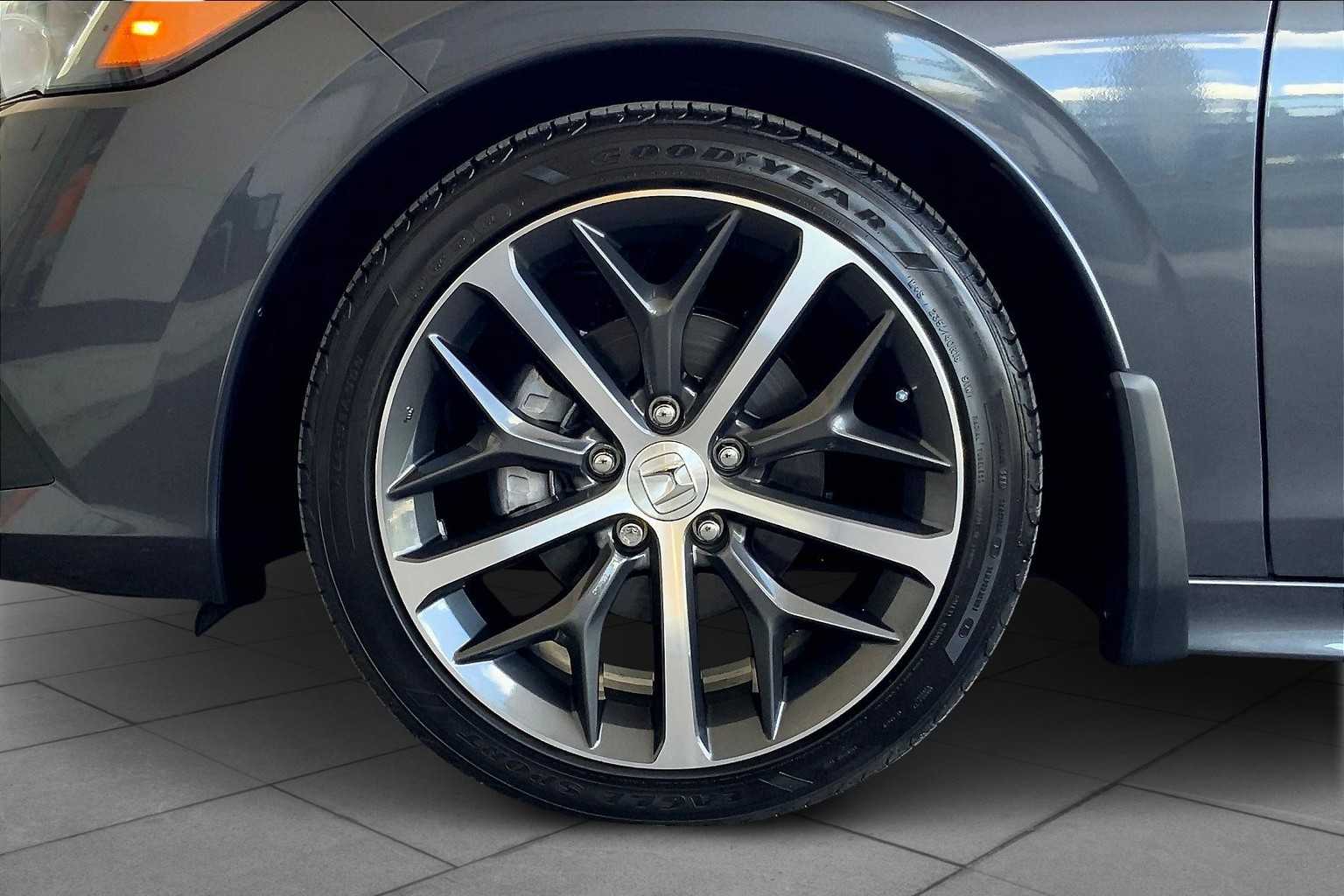 2022 Honda Civic Touring photo 10