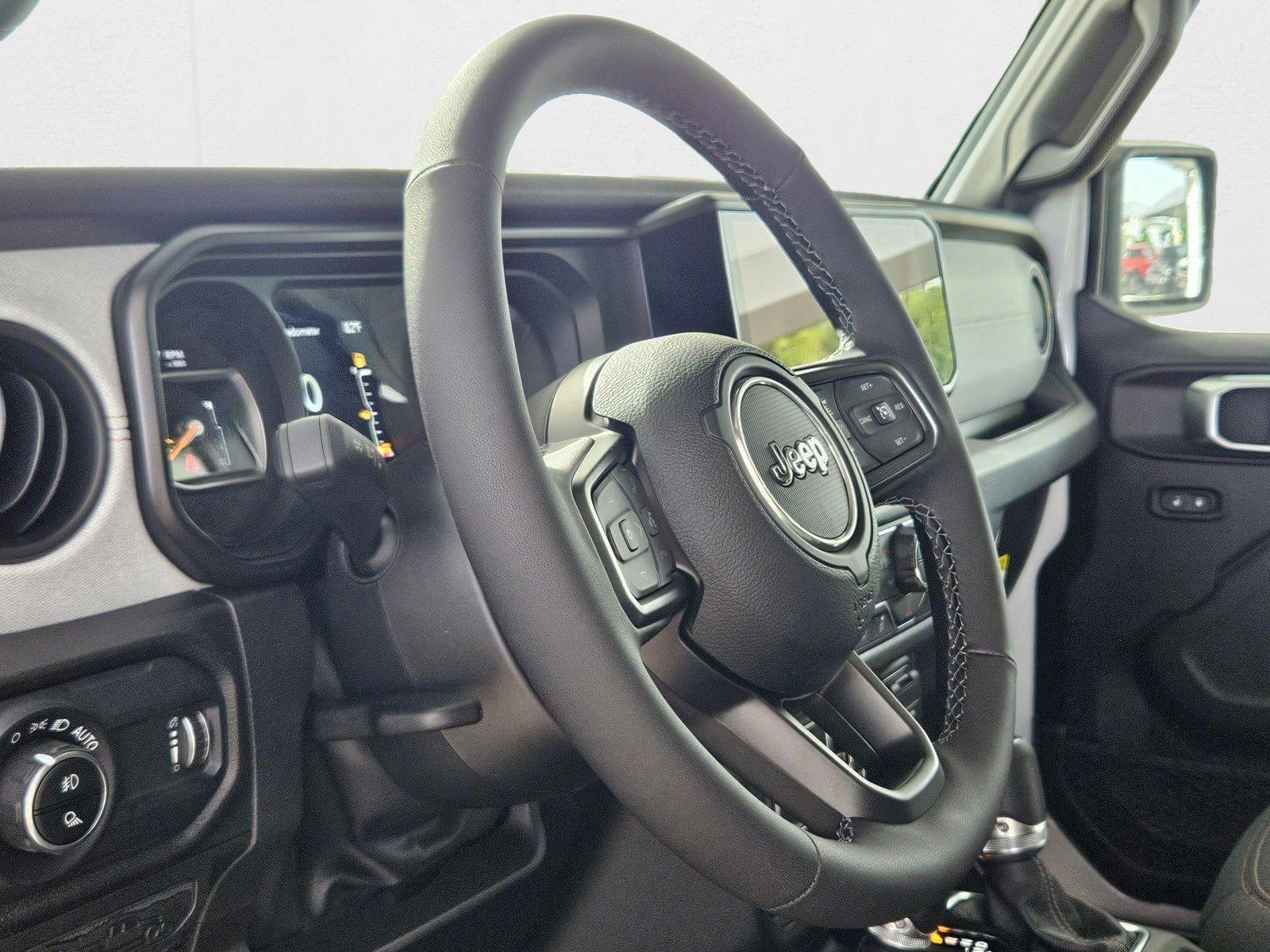 2025 Jeep Gladiator Sport S photo 3