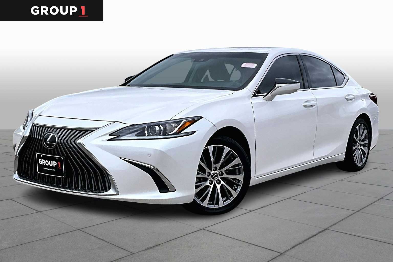 2020 Lexus ES 350's photo