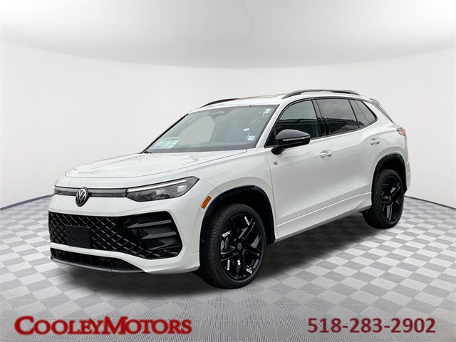 2026 Volkswagen Tiguan SE R-LINE BLACK's photo