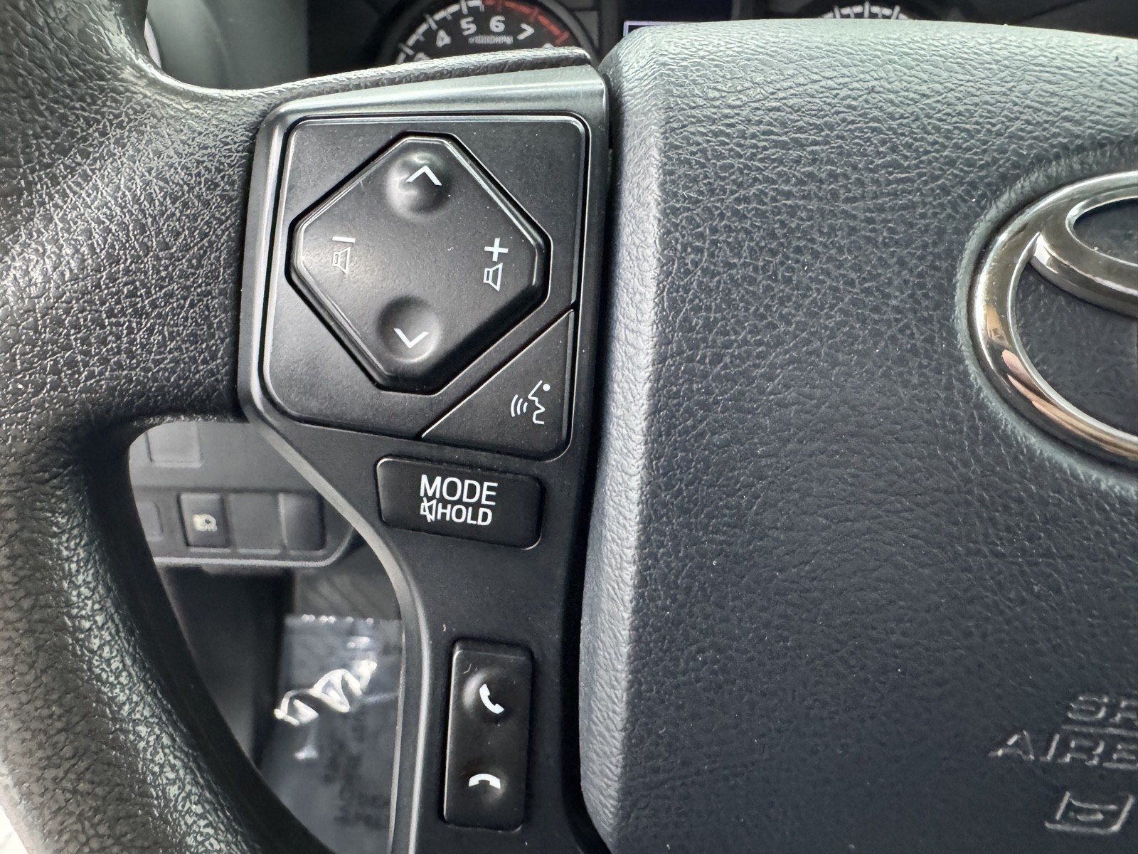 2020 Toyota Tacoma SR Access Cab photo 18