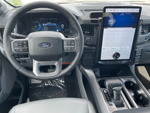 2025 Ford F-150 Lightning photo 2