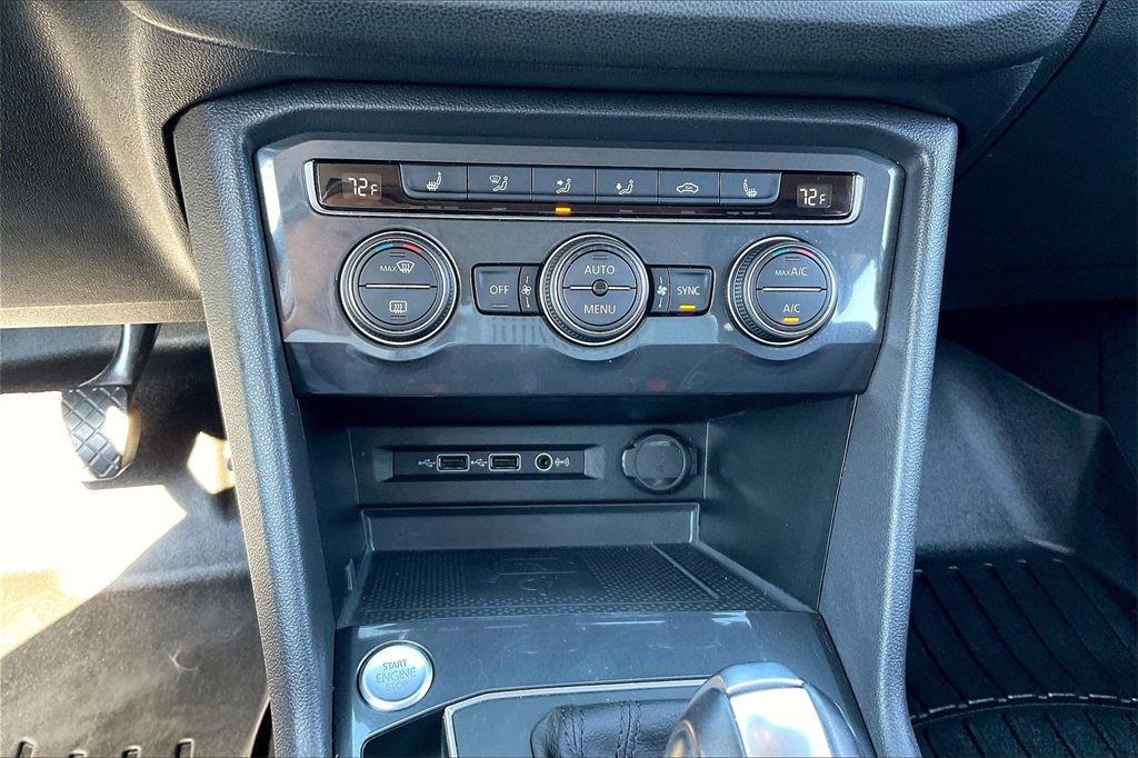 2020 Volkswagen Tiguan SE photo 32