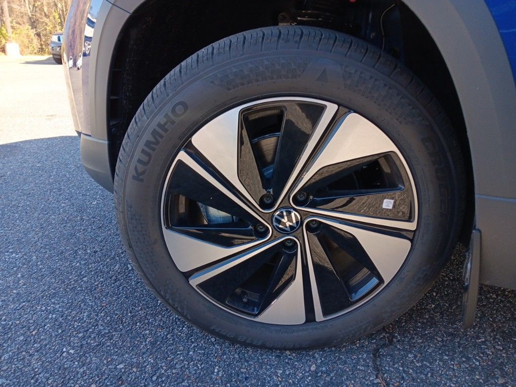 2024 Volkswagen Taos SE photo 24