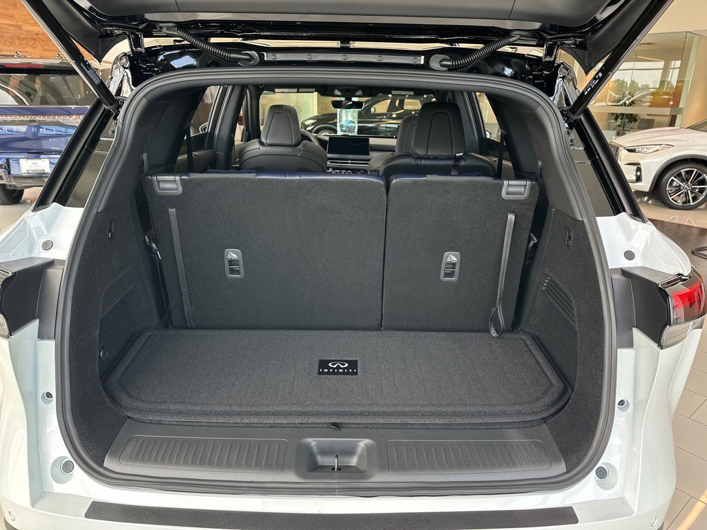 2026 Infiniti QX60 Luxe photo 5