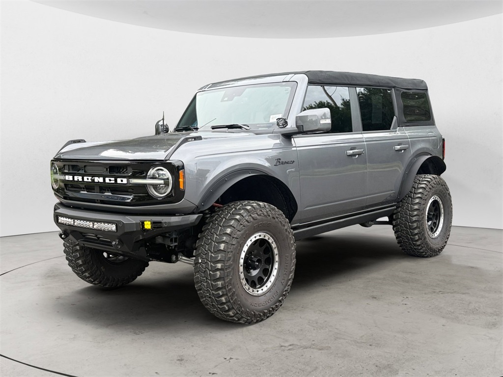 2023 Ford Bronco 4-Door Outer Banks's photo