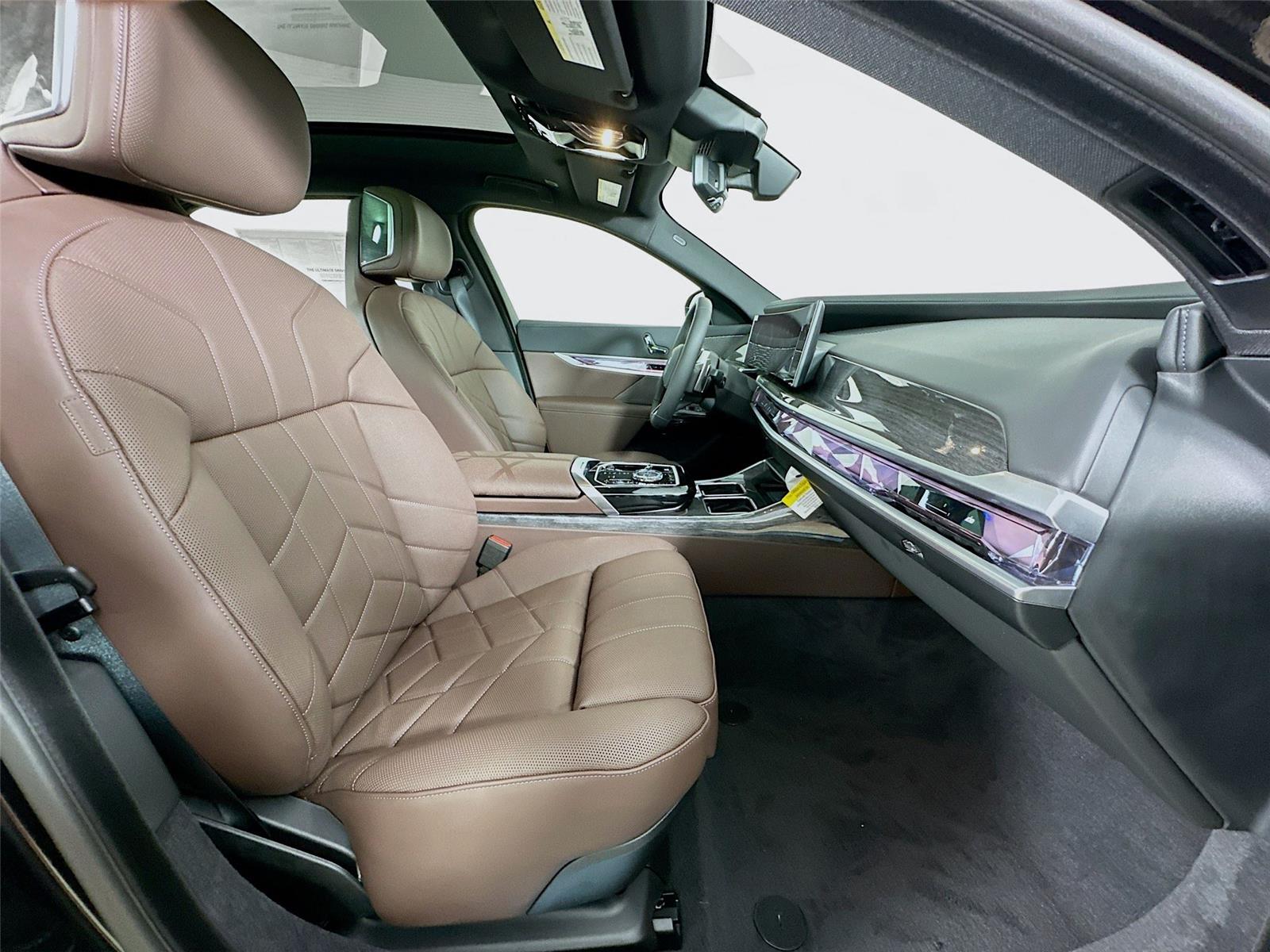 2026 Bmw 750e photo 28