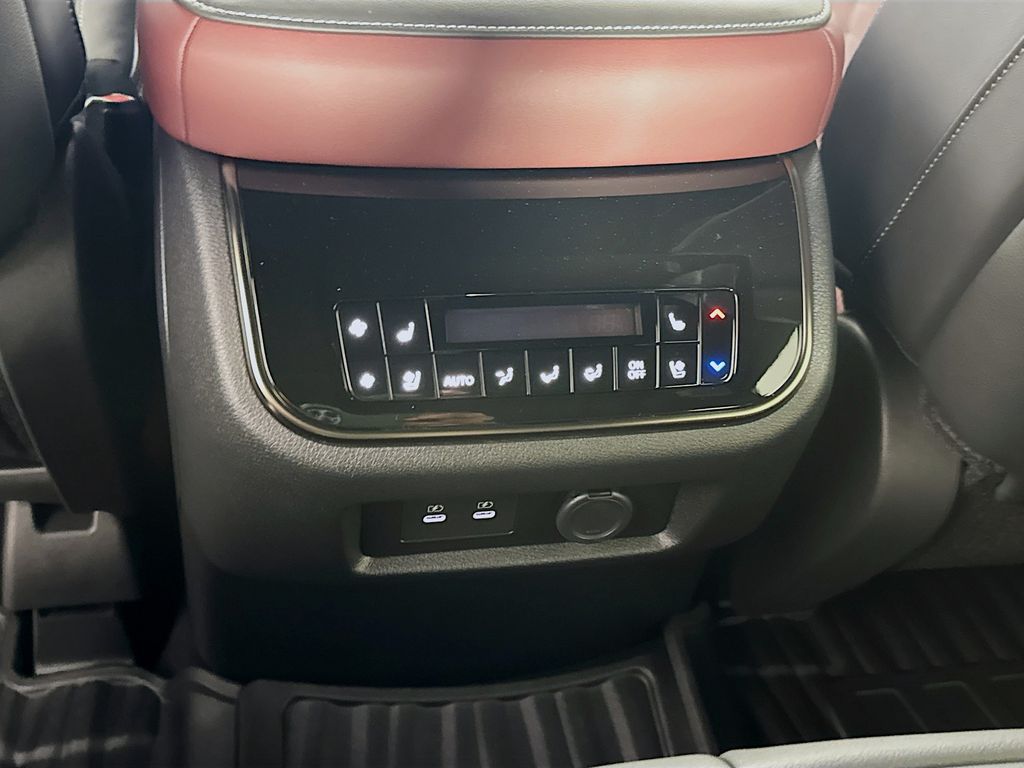 2026 Infiniti QX80 photo 26