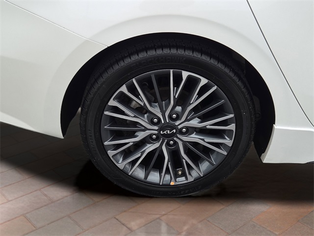 2023 Kia Forte GT-Line photo 4