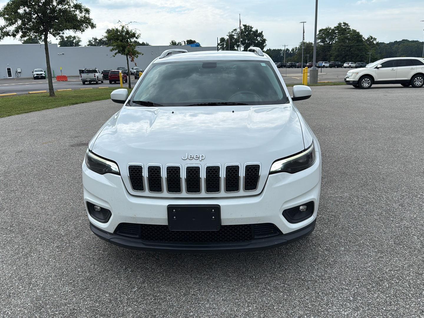 2019 Jeep Cherokee Latitude photo 2