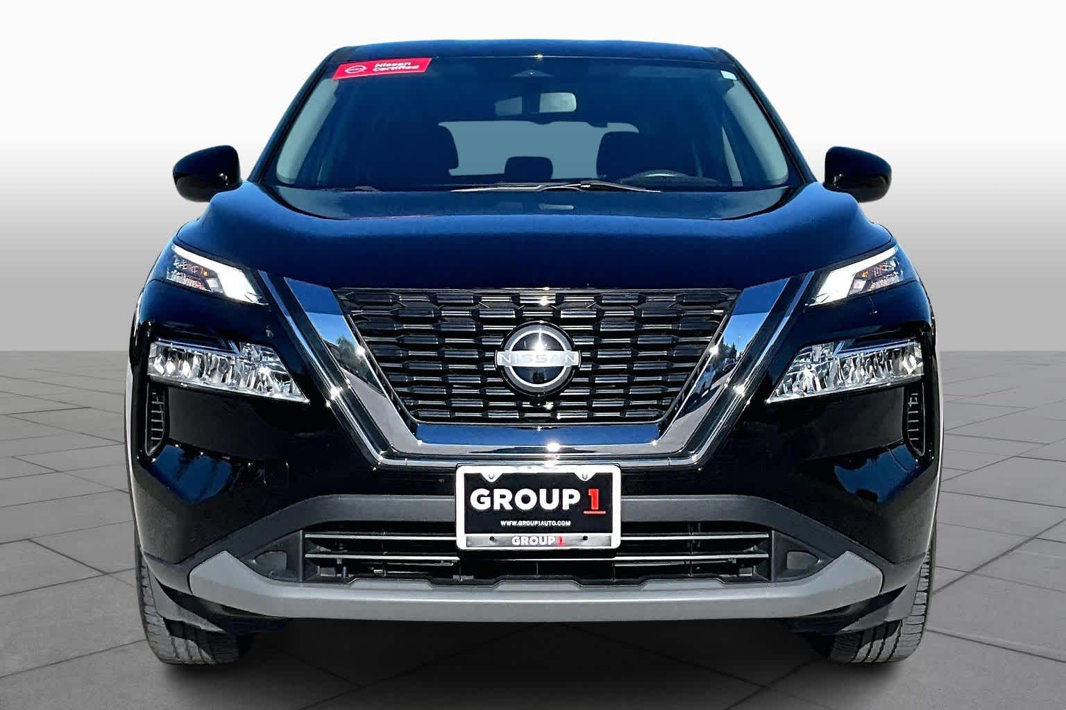 2023 Nissan Rogue SV photo 2