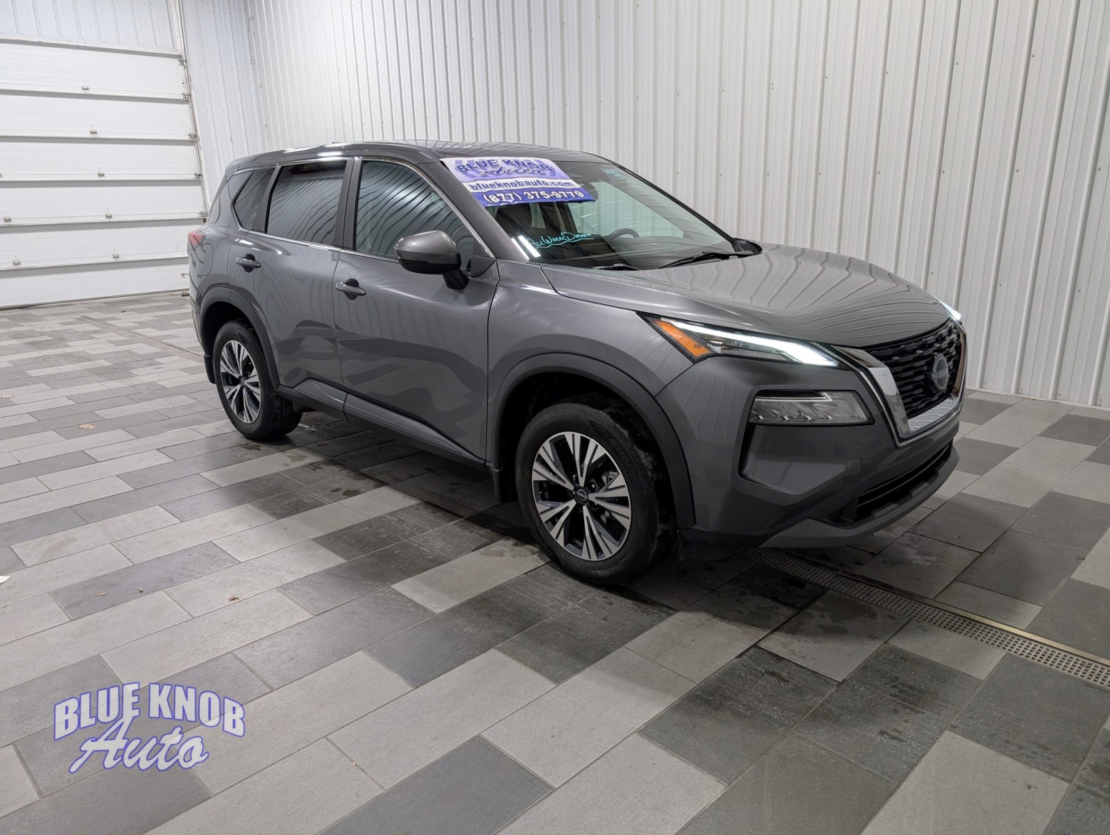 2023 Nissan Rogue SV photo 2