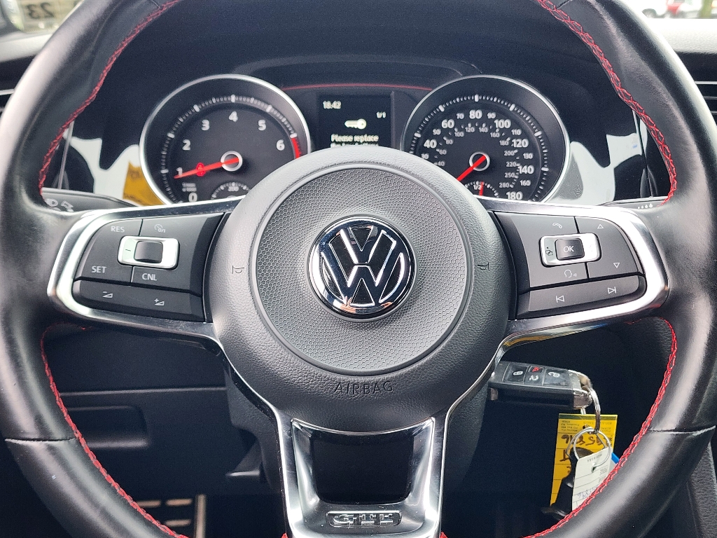 2018 Volkswagen Golf GTI S photo 10