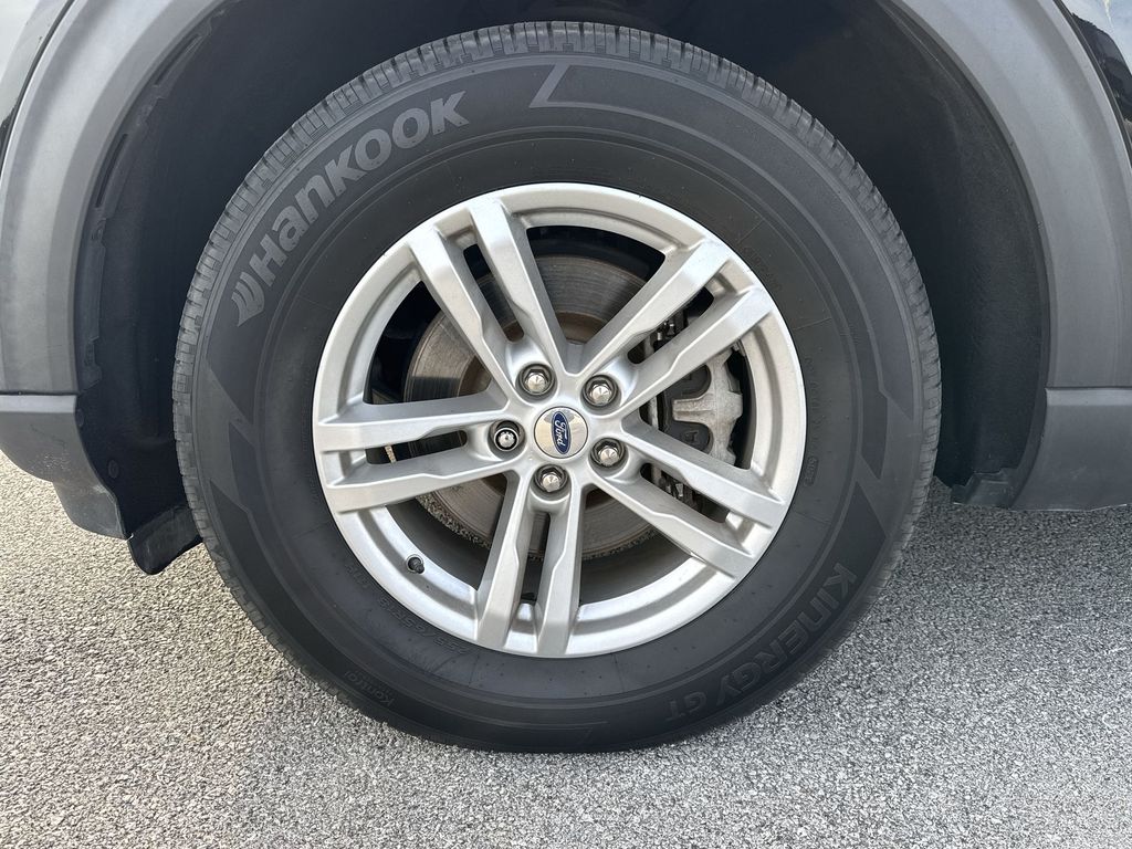 2020 Ford Explorer XLT photo 18
