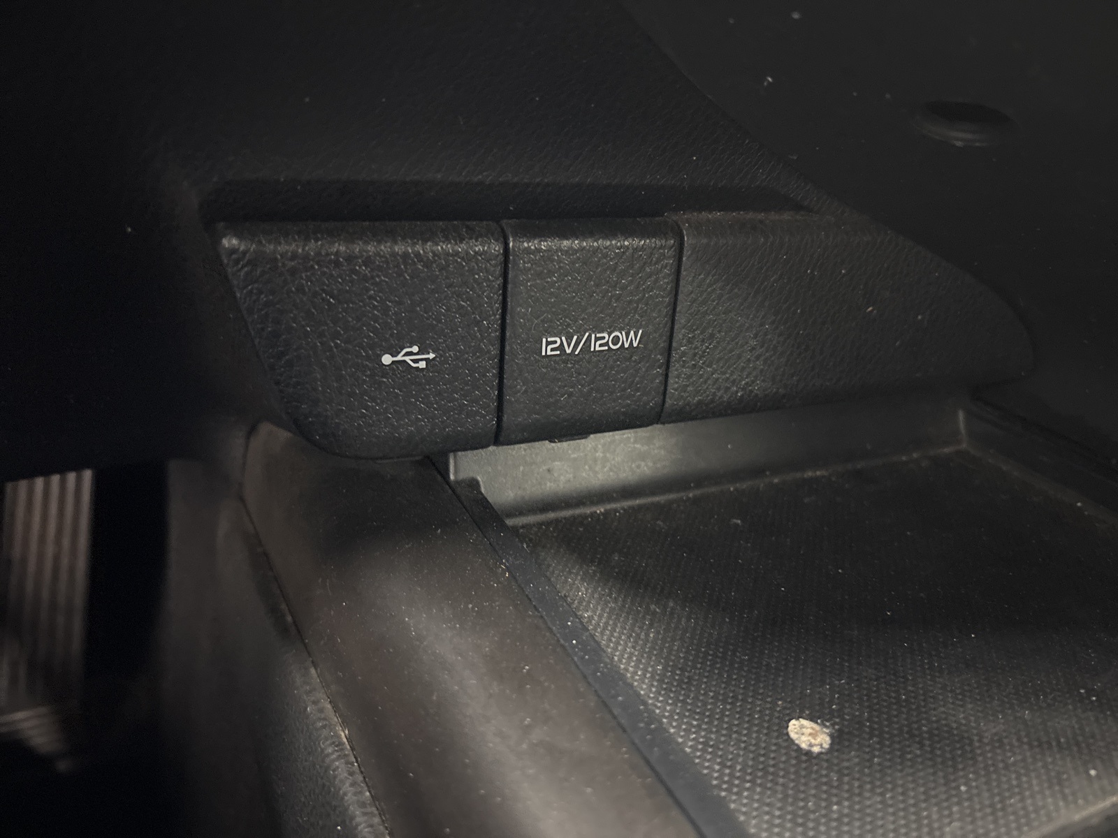2022 Toyota Camry SE photo 13