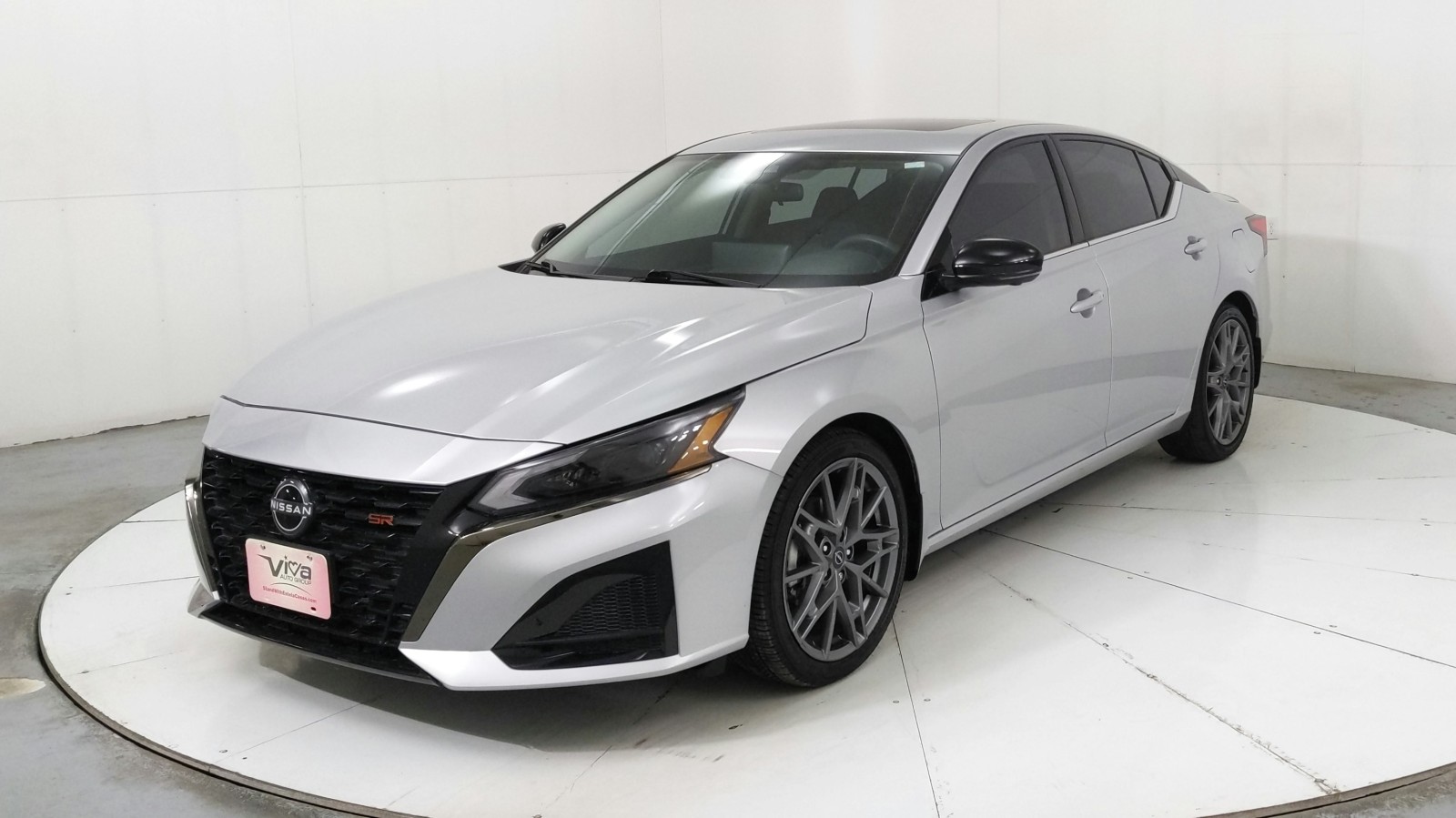 Used 2024 GRAY Nissan 2.0 SR image 1