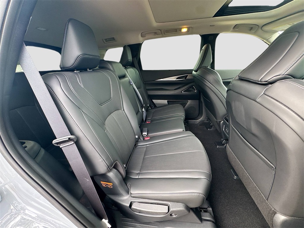 2026 Infiniti QX60 Luxe photo 28