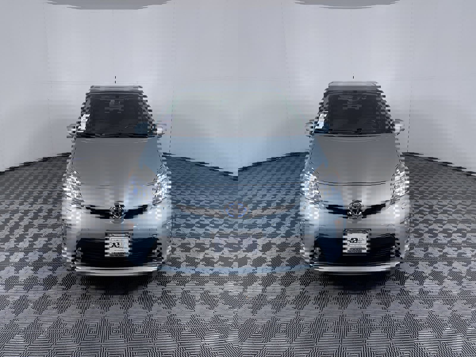 2015 Toyota Prius Four photo 25