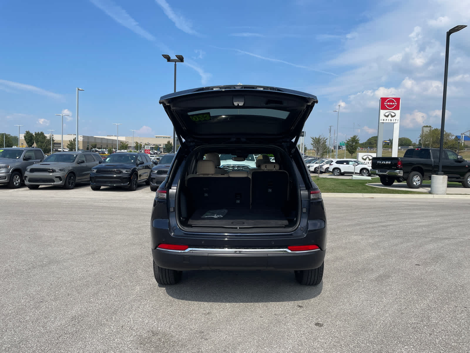 2023 Jeep Grand Cherokee Limited photo 11