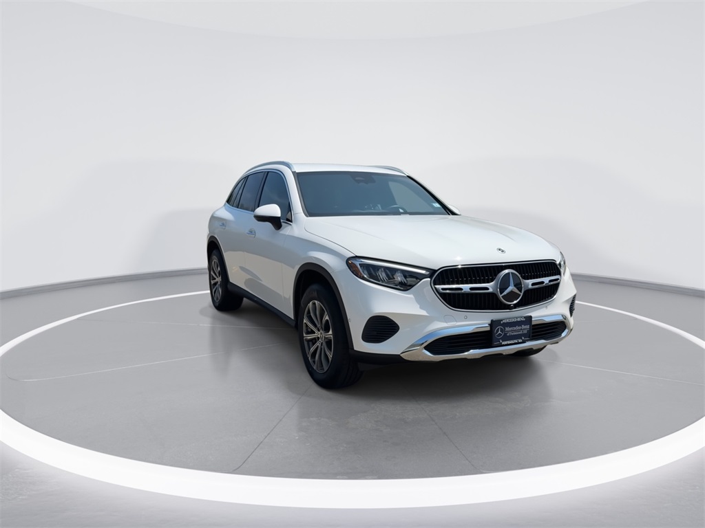 2025 Mercedes Benz GLC 300 4MATIC photo 2