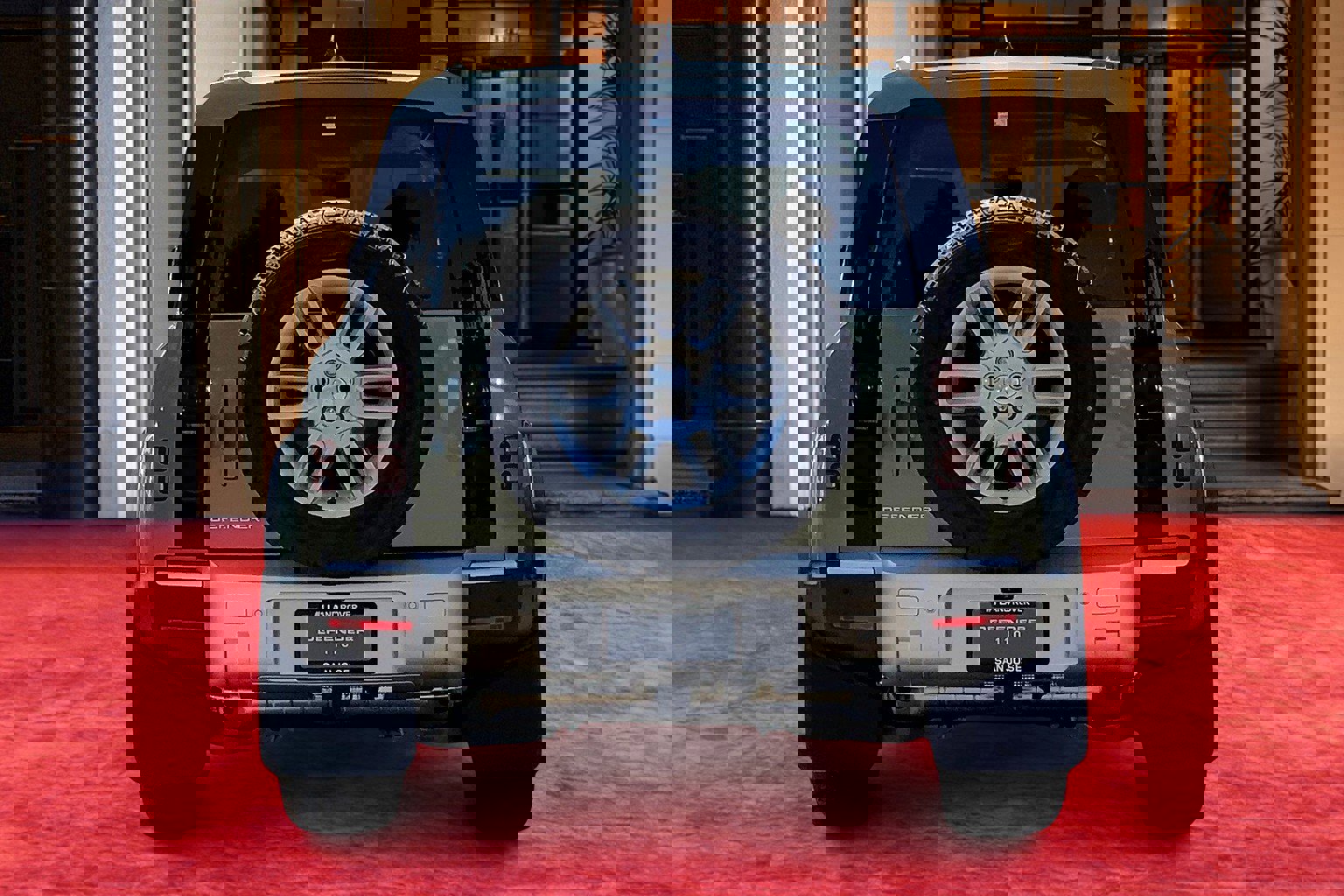 2025 Land Rover Defender 110 S photo 4
