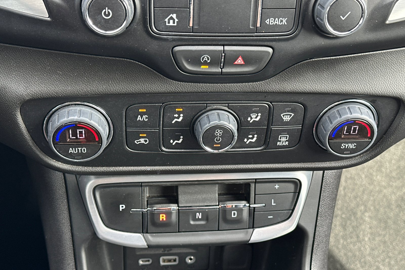 2024 Gmc Terrain SLT photo 18