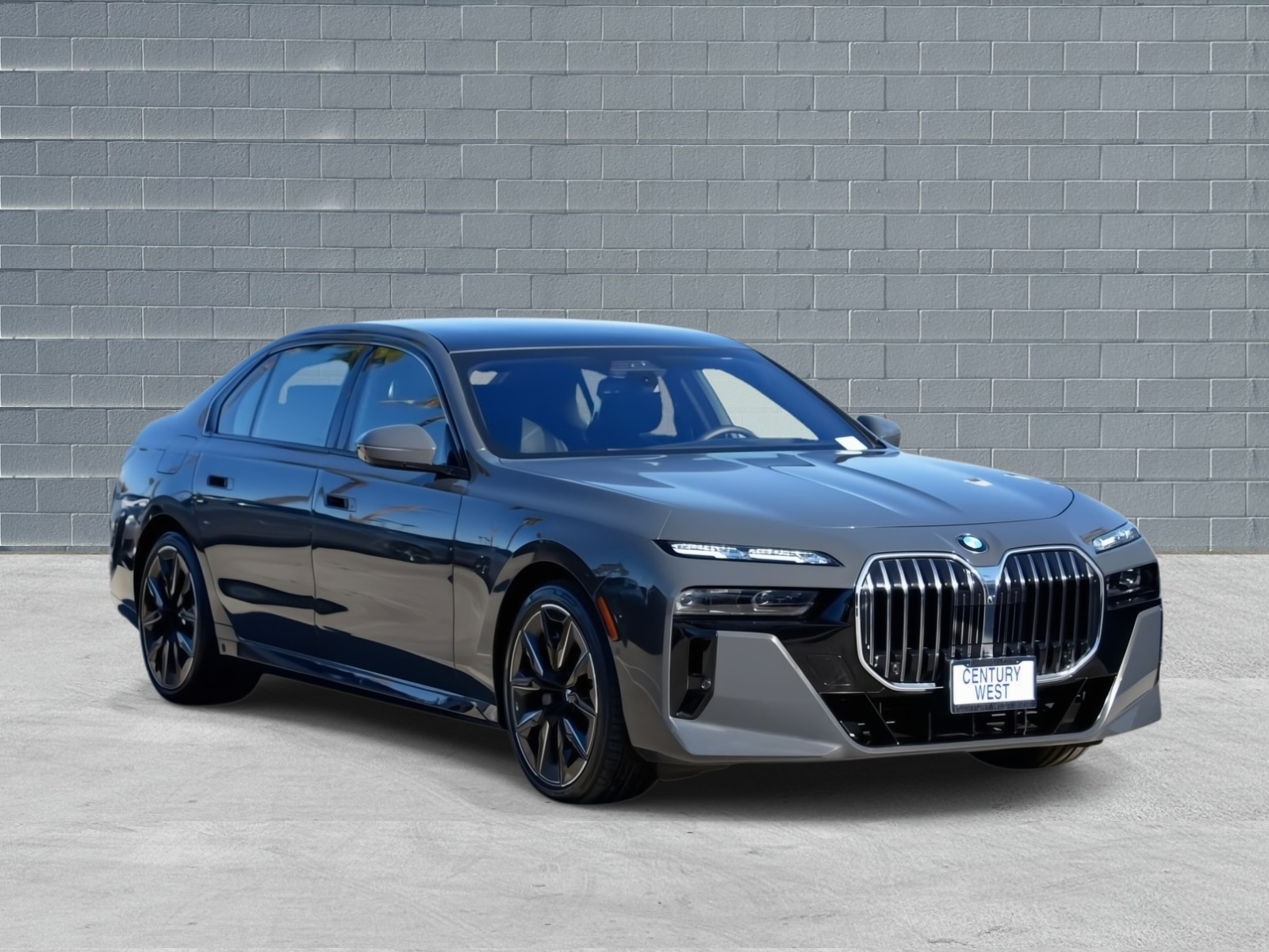 2025 BMW 7 Series 760i's photo
