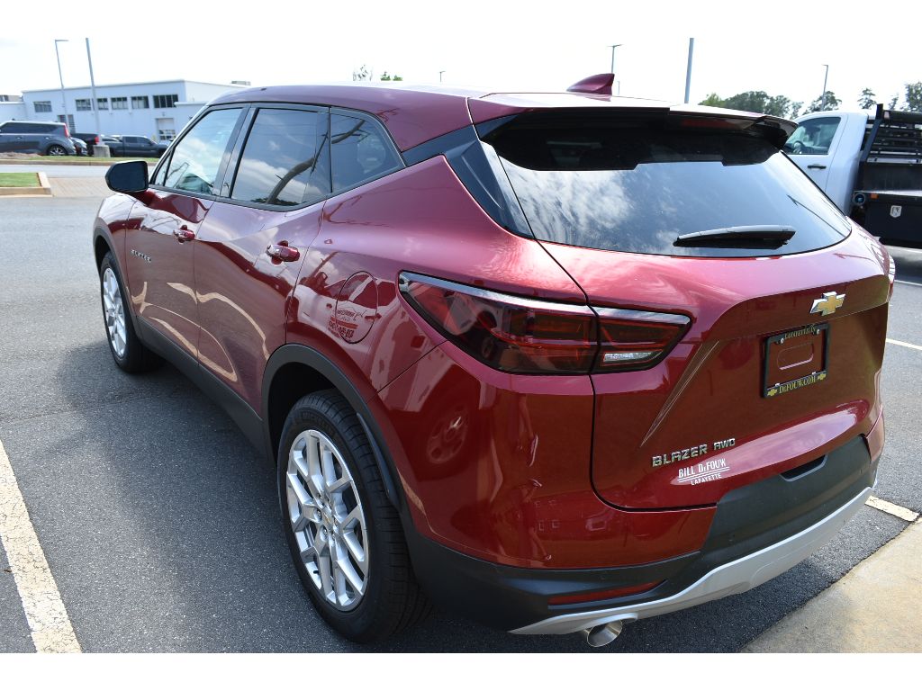 2025 Chevrolet Blazer 2LT photo 3