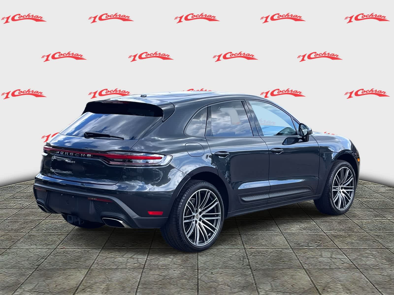 2024 Porsche Macan Base photo 3