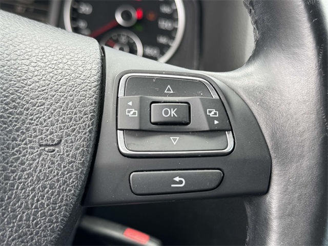 2012 Volkswagen Tiguan Sport photo 7