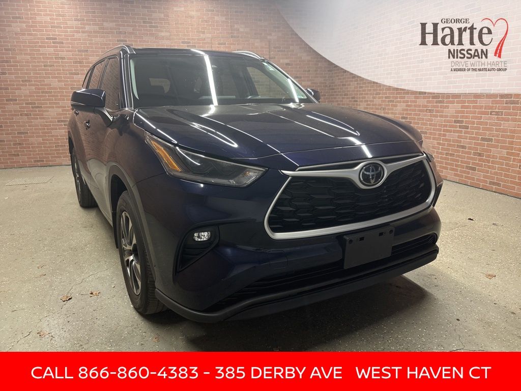 2021 Toyota Highlander XLE's photo