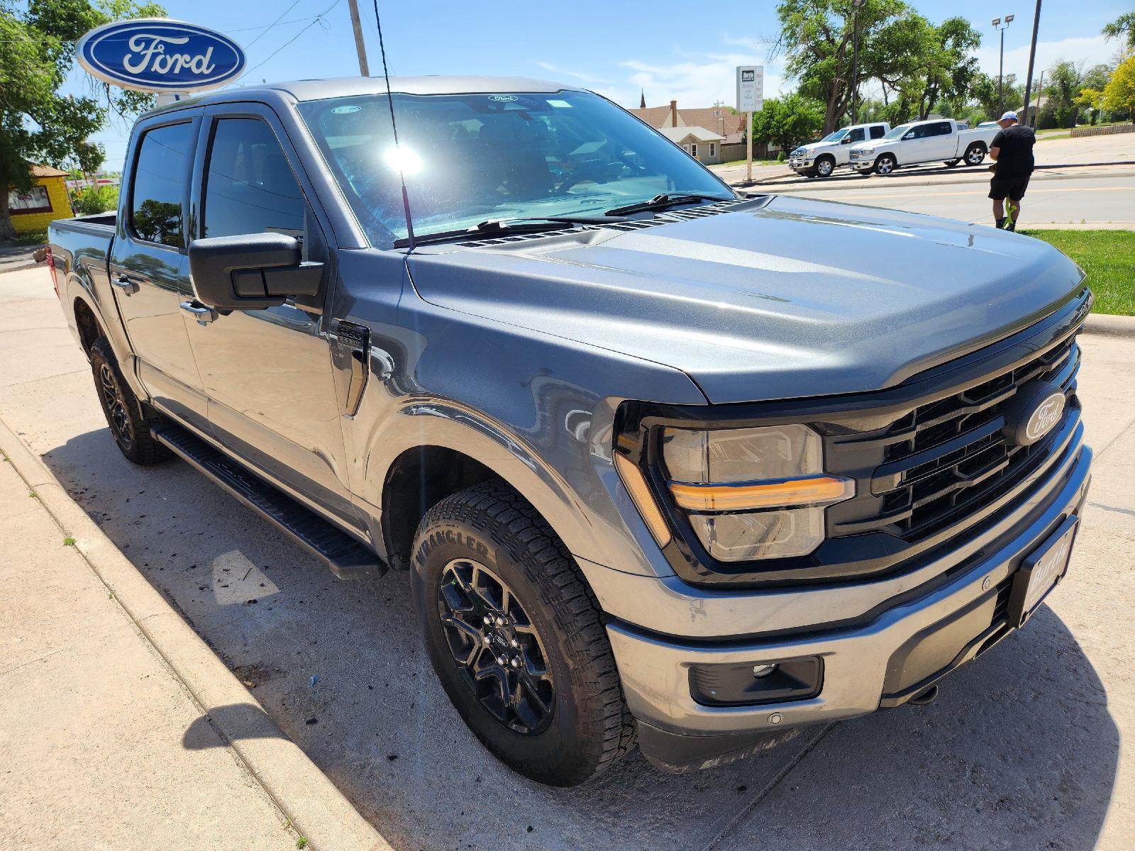 2024 Ford F-150 XLT photo 3