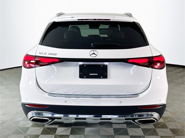 2026 Mercedes Benz GLC 300 photo 4