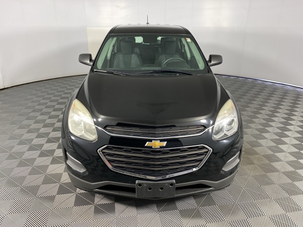 2017 Chevrolet Equinox LS photo 2