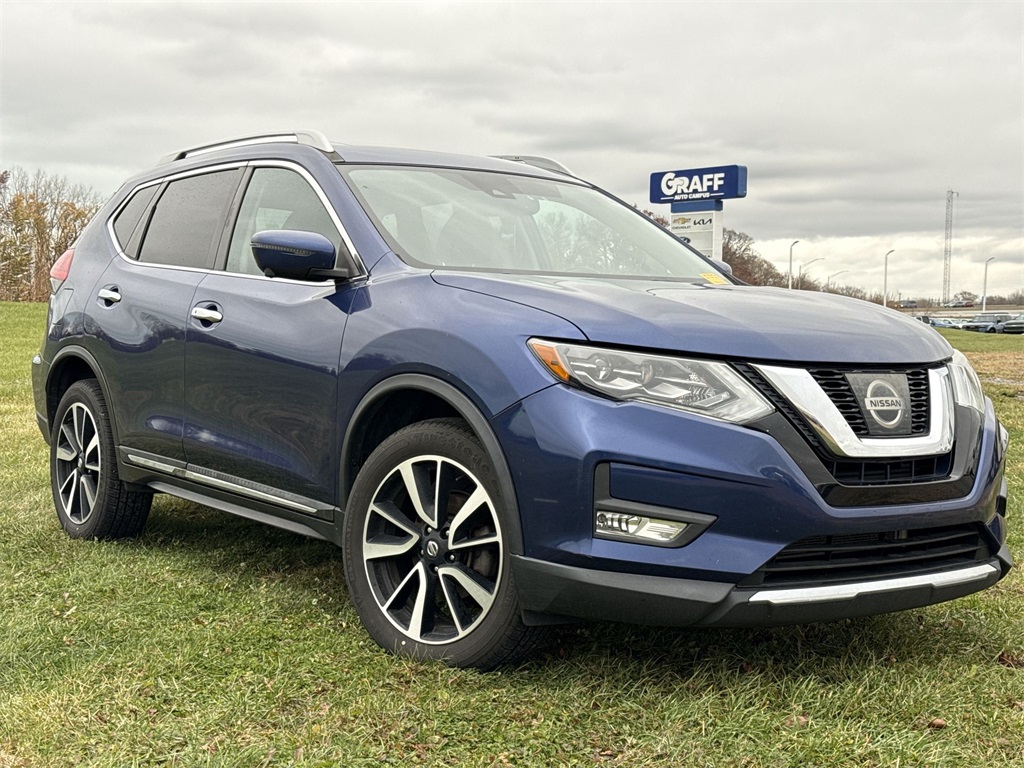 2017 Nissan Rogue SL photo 2