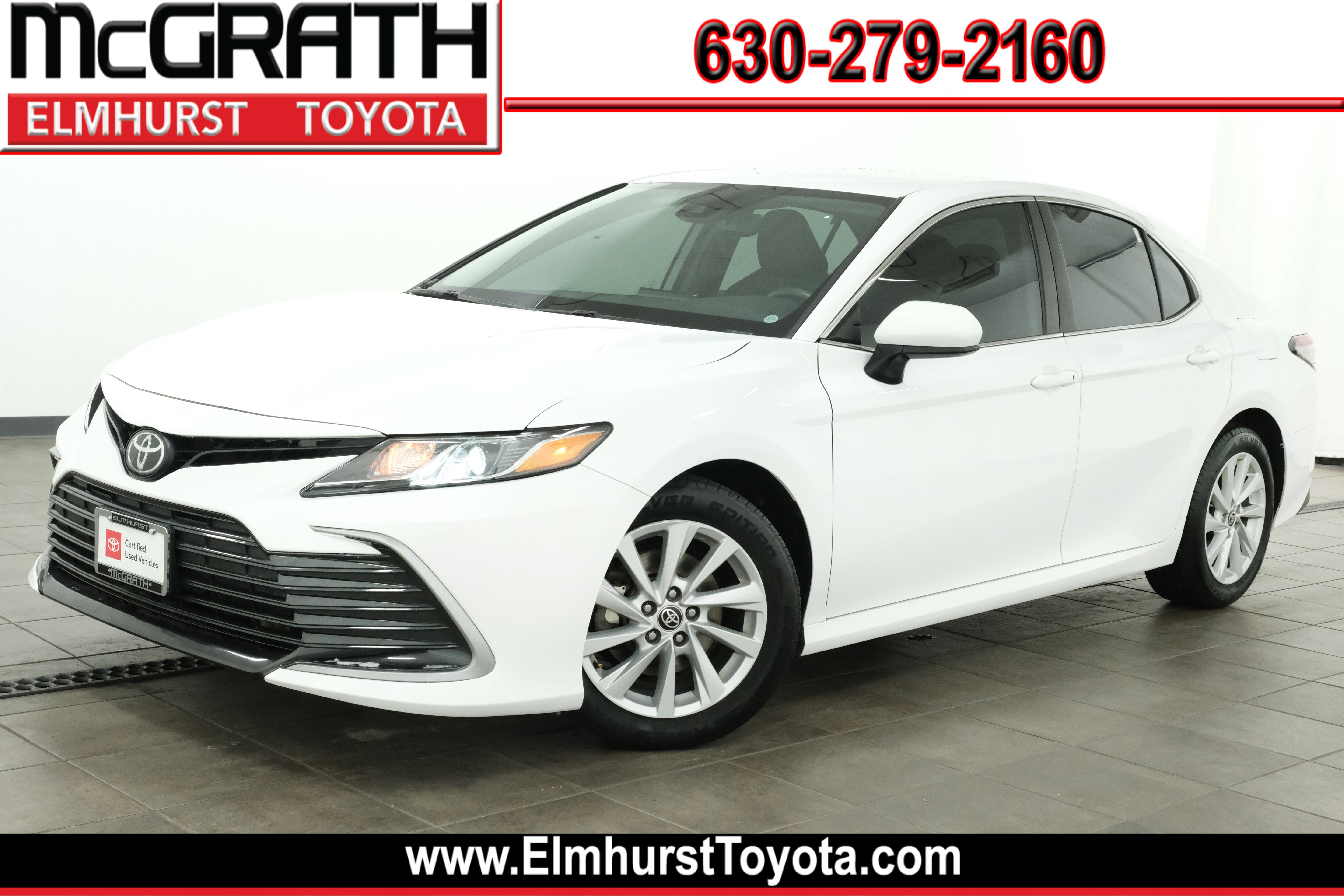 2022 Toyota Camry LE's photo