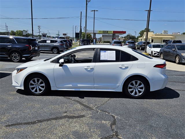 2021 Toyota Corolla LE photo 4