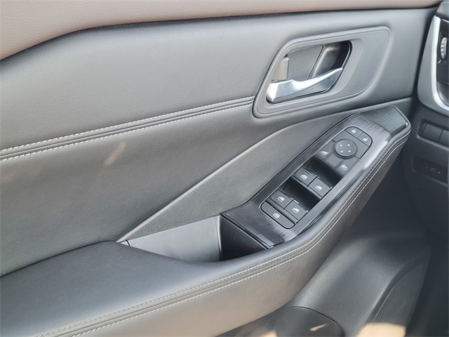 2022 Nissan Rogue SV photo 29