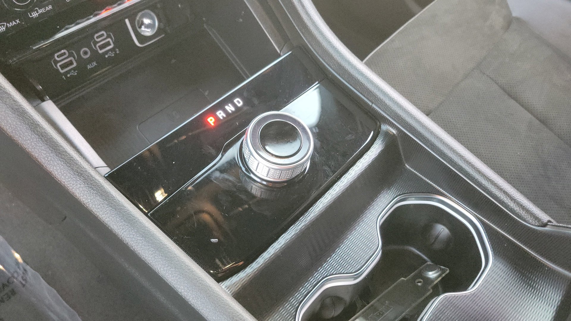 Used 2025 Diamond Black Crystal Pearlcoat Jeep Altitude X image 28